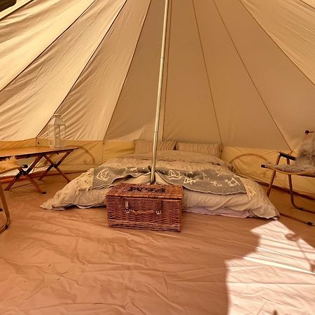 Bell Tent 4M Fossewold Farm Camping Moreton-in-Marsh Kültér fotó