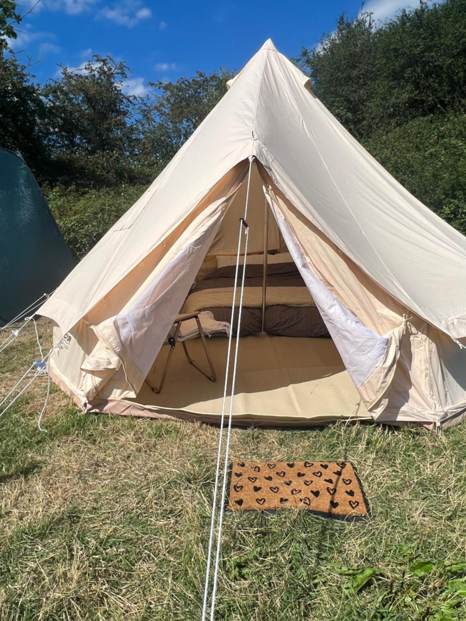 Bell Tent 4M Fossewold Farm Camping Moreton-in-Marsh Kültér fotó