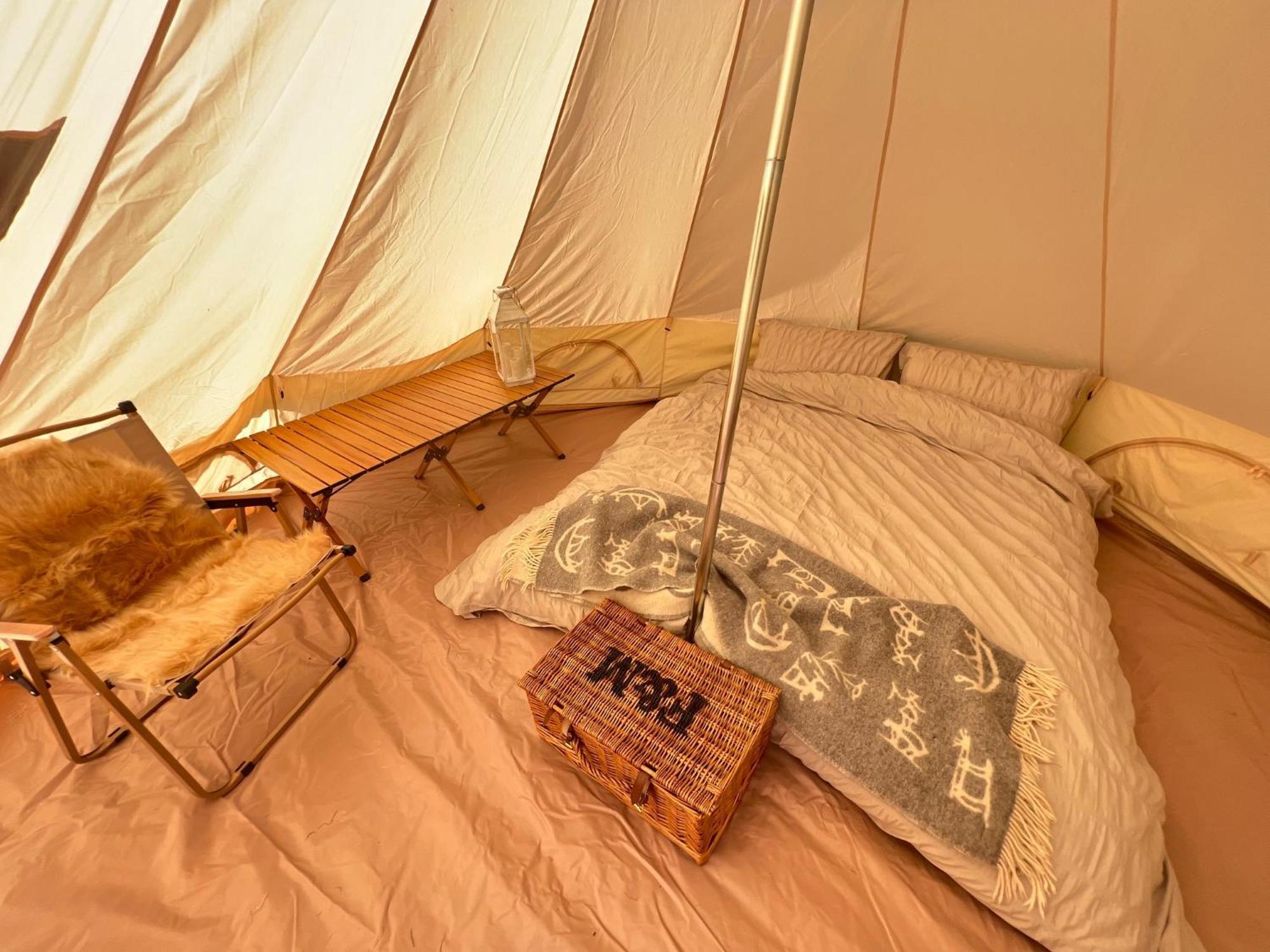 Bell Tent 4M Fossewold Farm Camping Moreton-in-Marsh Kültér fotó